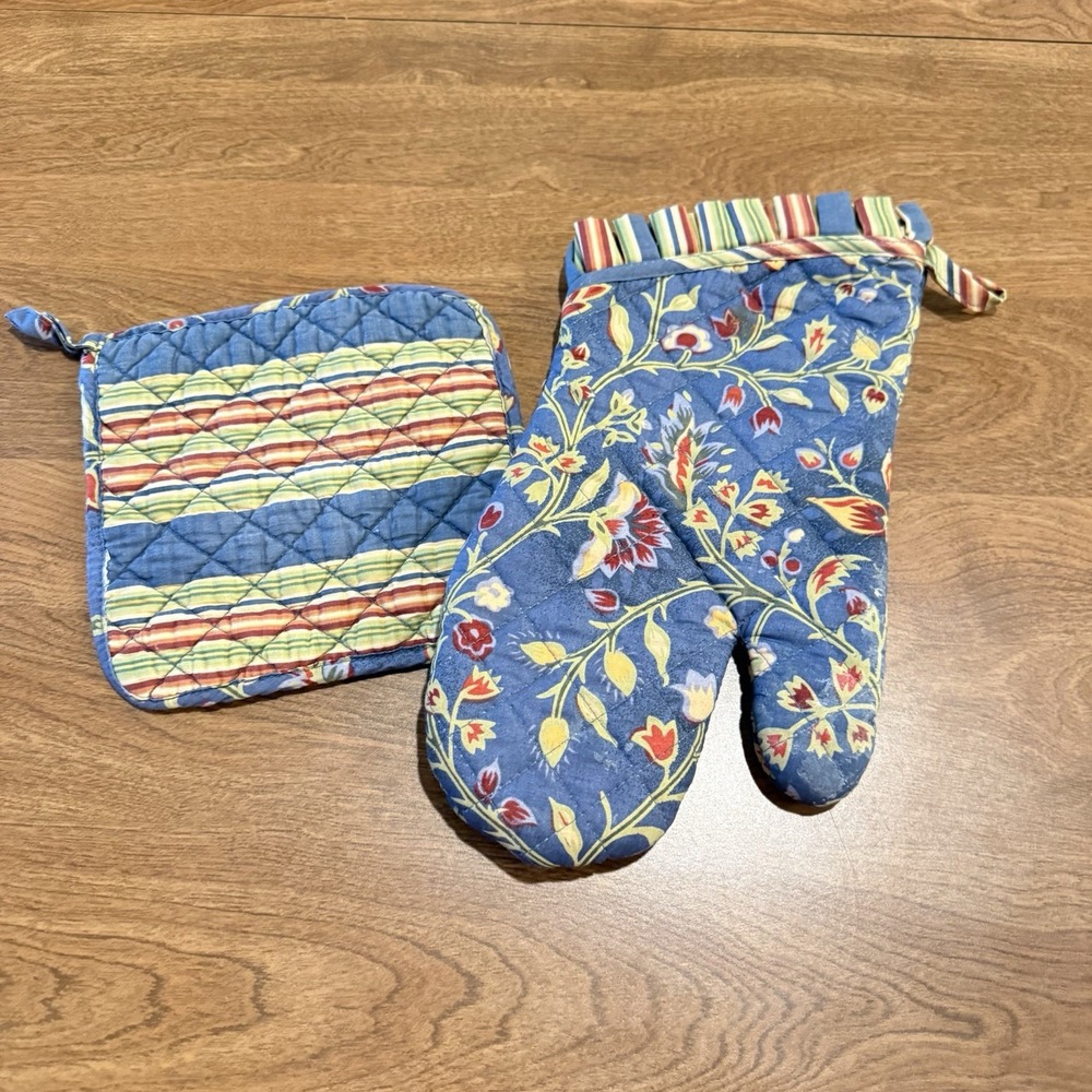 Blue Floral Oven Mitt and Pot Holder Set French Country Cottagecore 2 Piece